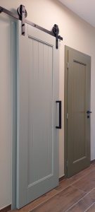 lackierte MDF-Türen im Loft-Stil und holzgemusterte Folientüren - Varga Innentüren